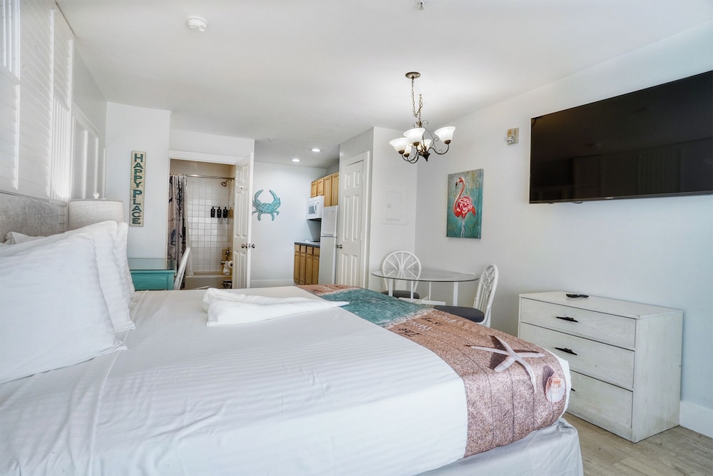 Lighthouse Resort Inn & Suites - photo 18