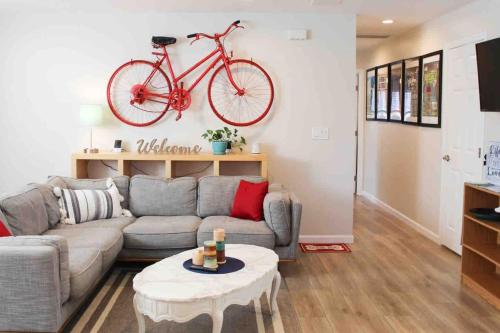 Creek Side Stay 2 miles from downtown and hiking in Prescott, United States