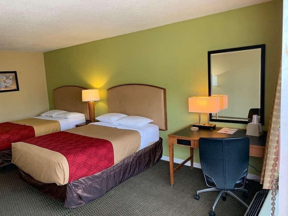 AmeriVu Inn & Suites Gilbertsville - photo 7