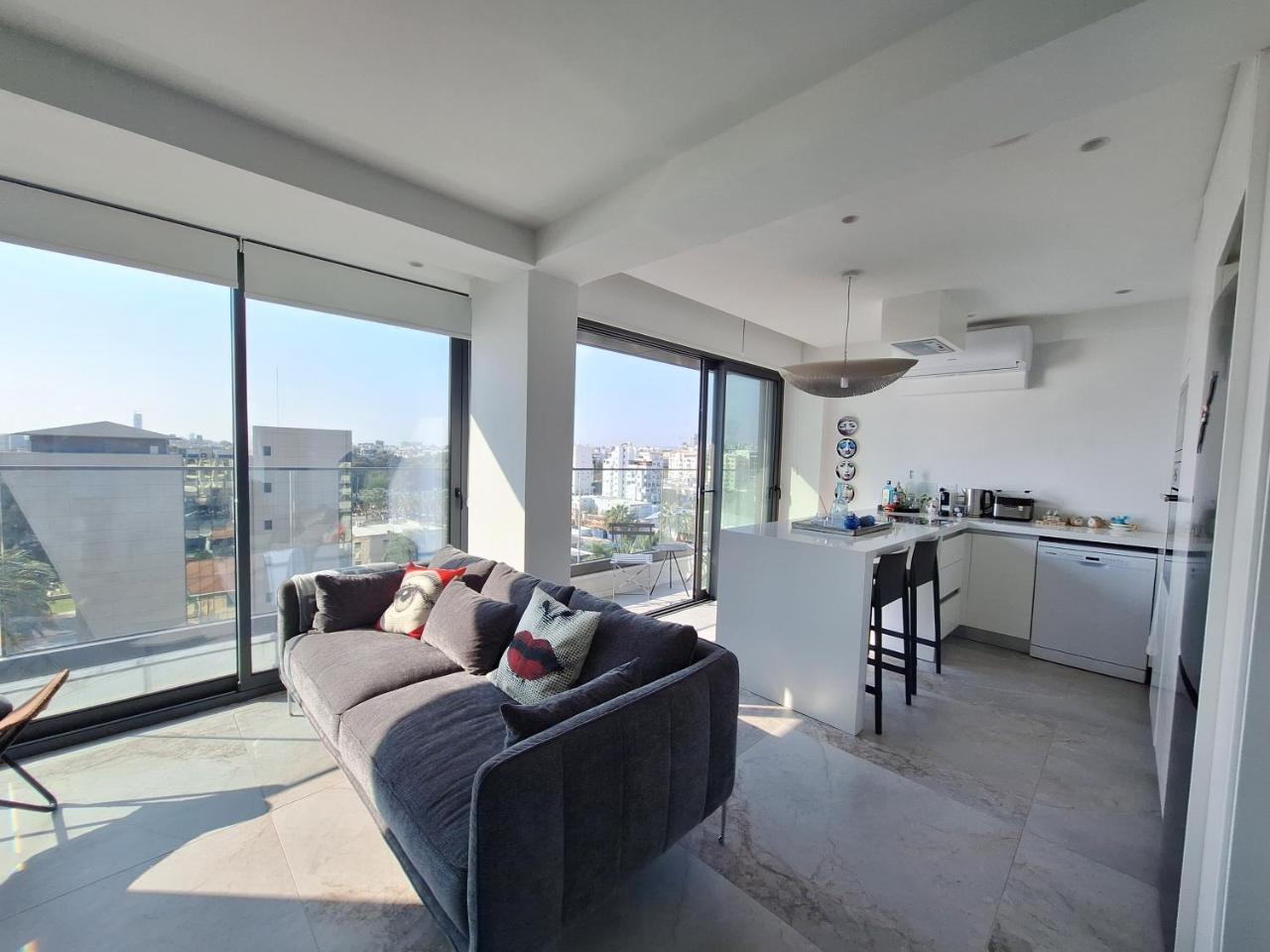 Luxury Beachfront Apartment