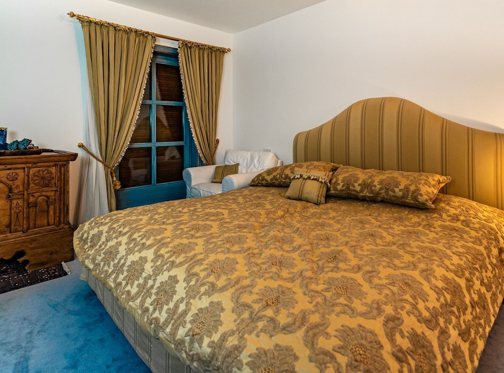 Villa Bostele with Five Bedrooms Indoor Pool Two Saunas & Garage — 4-Star Luxury Hotel in Bad Kleinkirchheim, Austria