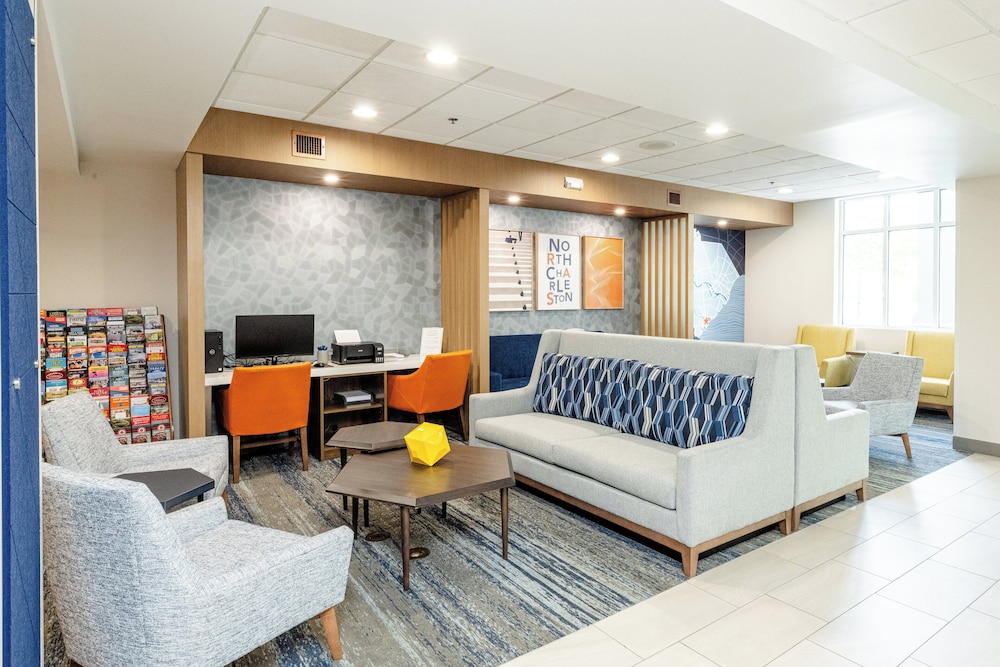 Holiday Inn Express & Suites Charleston Northwoods by IHG - photo 31
