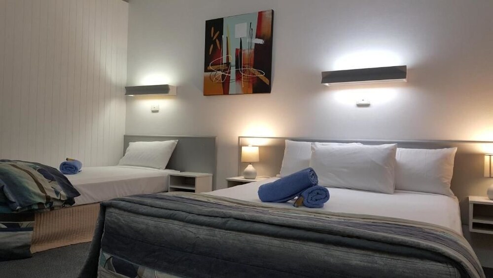 Coffs Shearwater Motel — hotel in Coffs Harbour