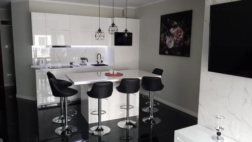 Apartament Happy 11 Basen & Kort Tenisowy Ochrona 24H 3 Sypialnie Dla Maksymalnie 8 Osób — 4-Star Luxury Hotel in Pobierowo, Poland