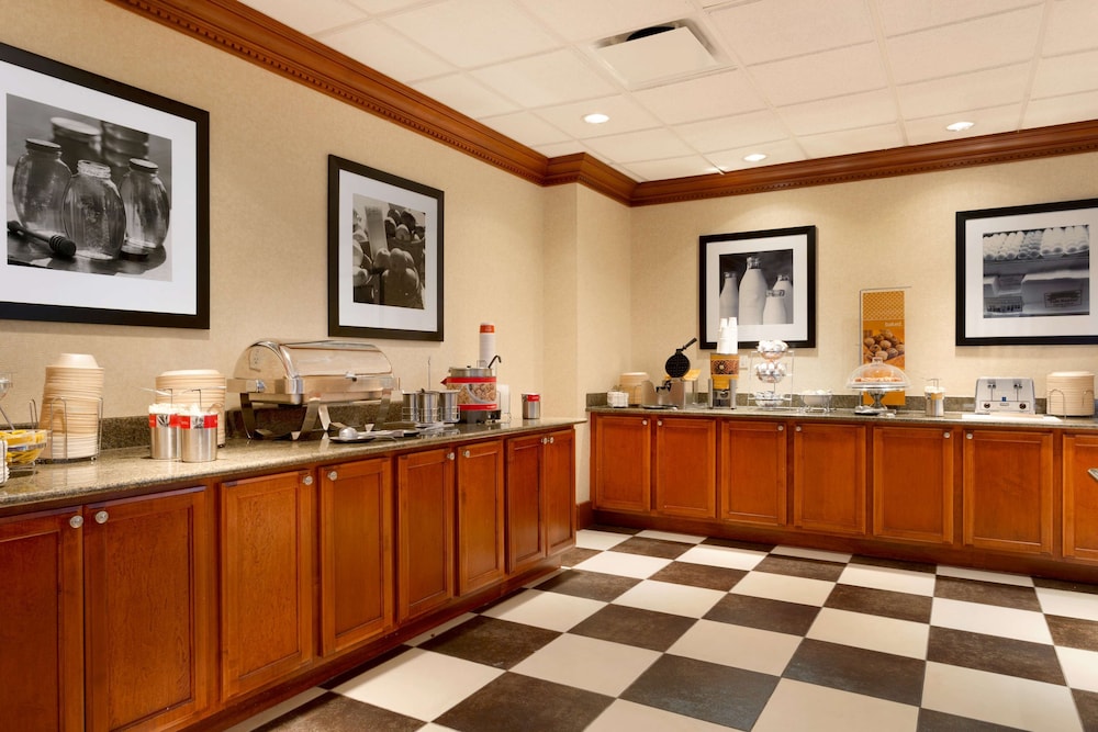 Hampton Inn & Suites Detroit Chesterfield Township - photo 46