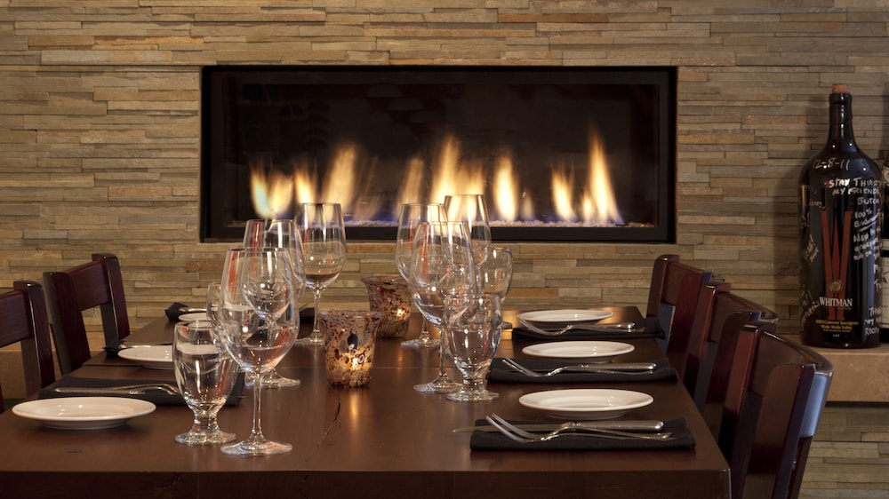 Knob Hill Inn - photo 20