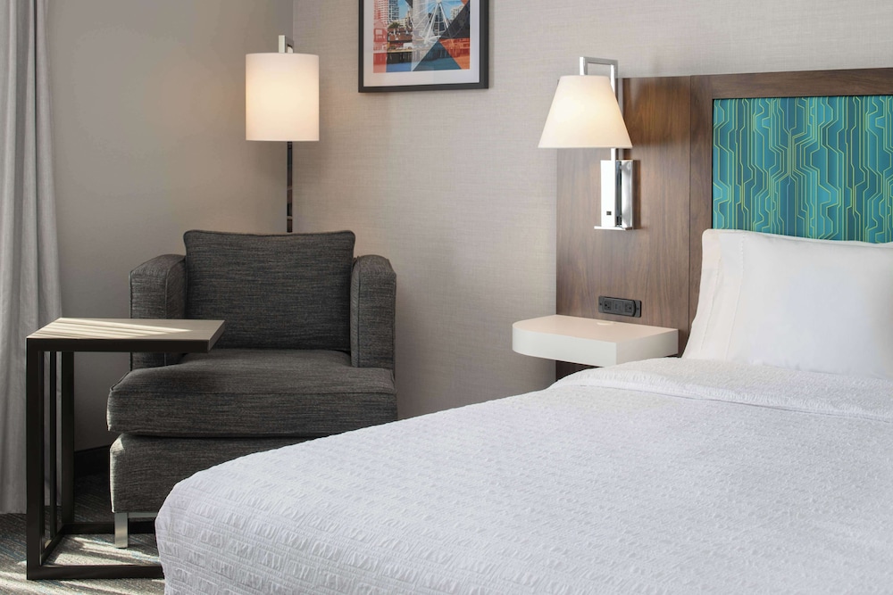 Hampton Inn & Suites Seattle Airport 28th Ave - photo 7