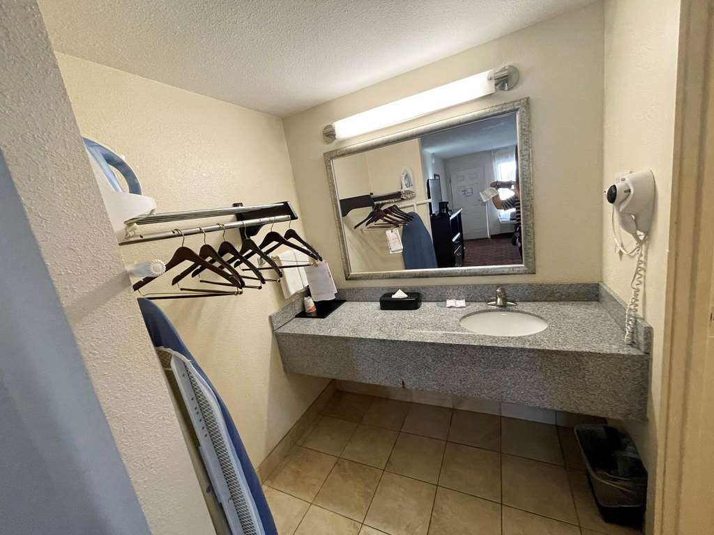 Motel 6 Oklahoma City OK Fairgrounds West - photo 13