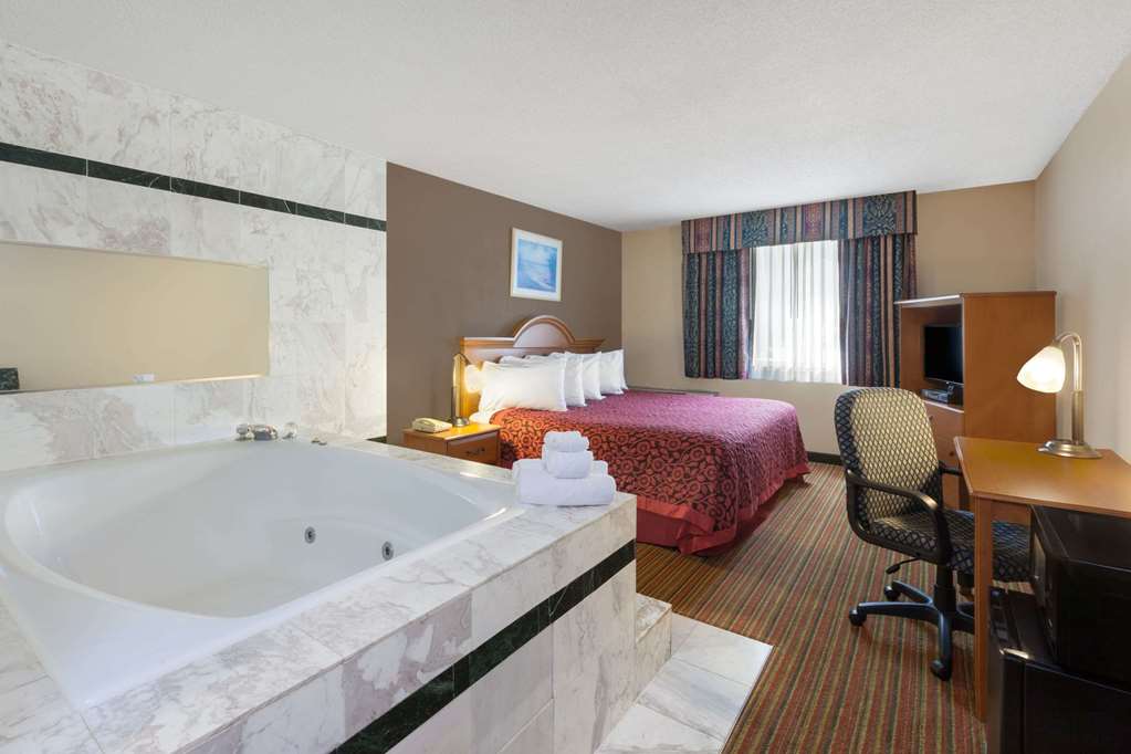 Days Inn by Wyndham Albion - photo 12