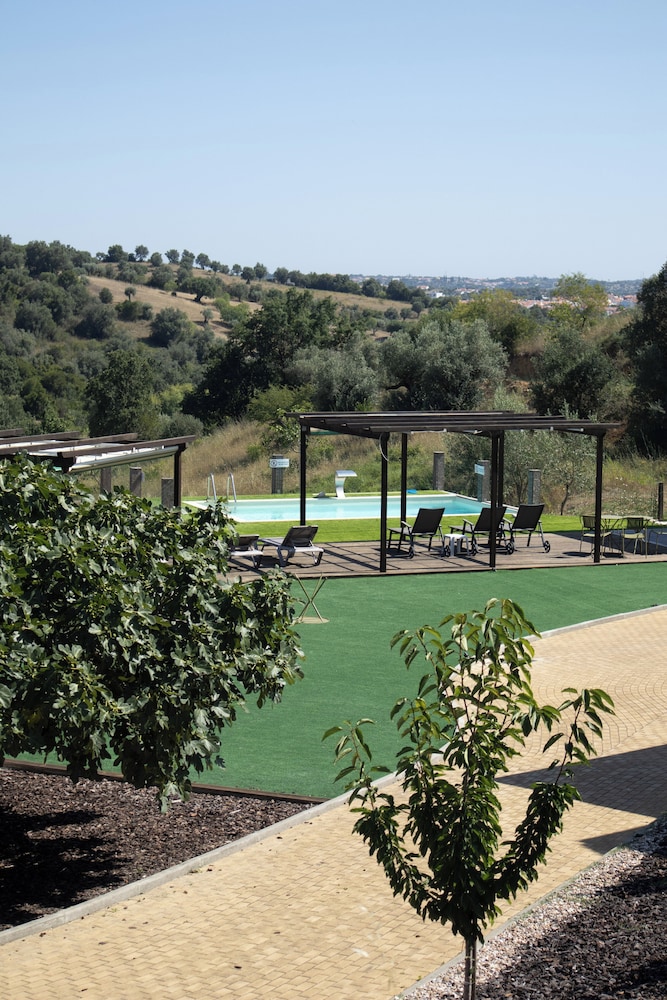 Aires da Serra Hotel — hotel in Torres Novas