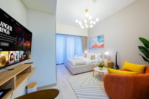 Elegant Studio with Pool Access & Private Terrace - last minute hotel in Dubai