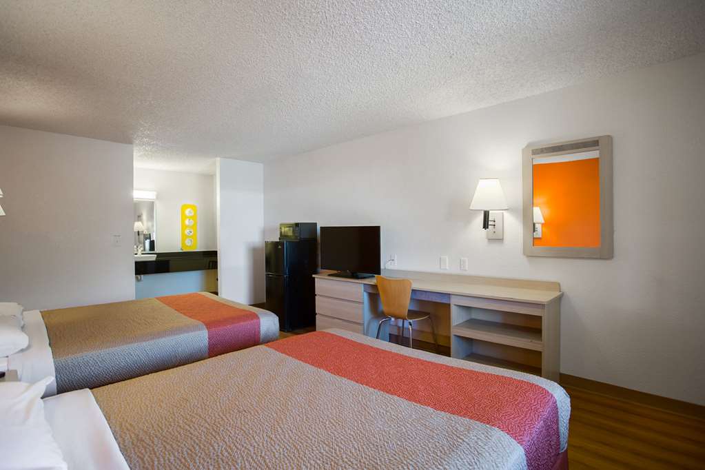 Motel 6 Kingman AZ Route 66 West - photo 17