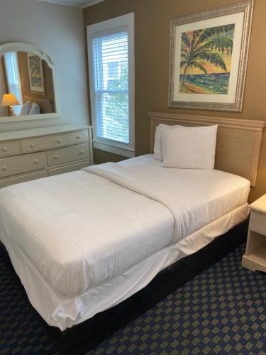 The Admiral Hotel Motel - photo 31