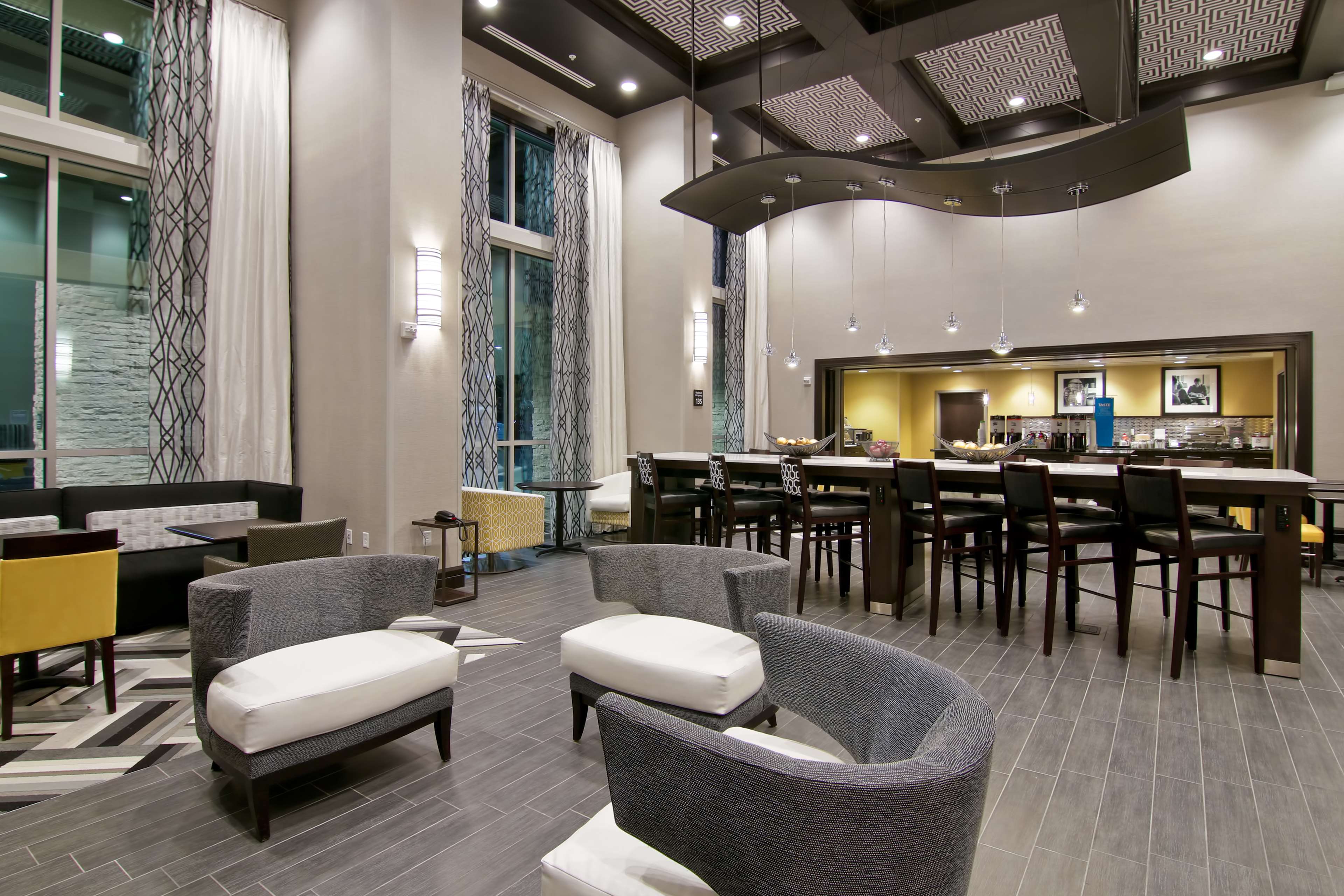 Hampton Inn & Suites Bellevue Downtown Seattle - photo 6