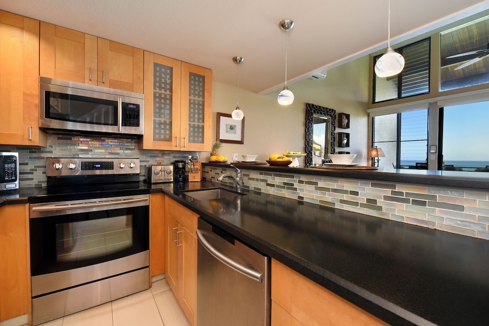 Napili Point C40 NP C40 Beautiful OceanFront 2BD Ocean View AC - photo 31