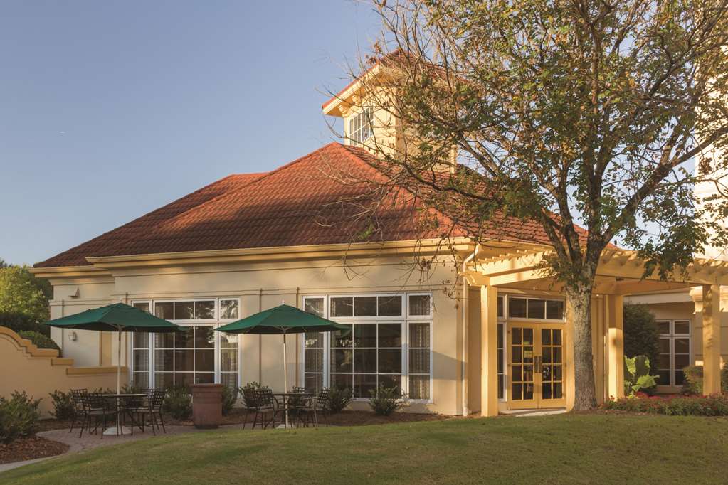 La Quinta Inn & Suites by Wyndham Atlanta Ballpark Galleria - photo 2