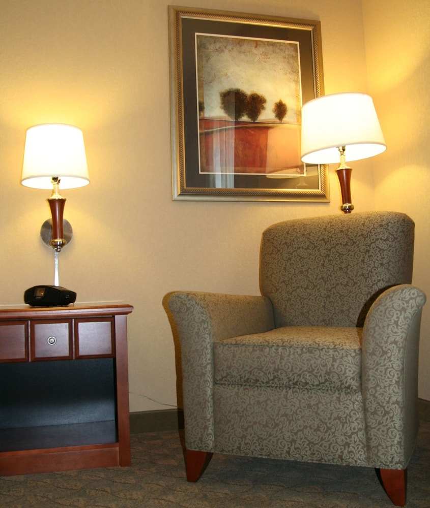 Hampton Inn & Suites Paducah - photo 19
