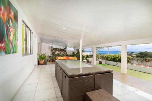 Nunaatini Lodge — 4-Star Luxury Hotel in Faaa, French Polynesia
