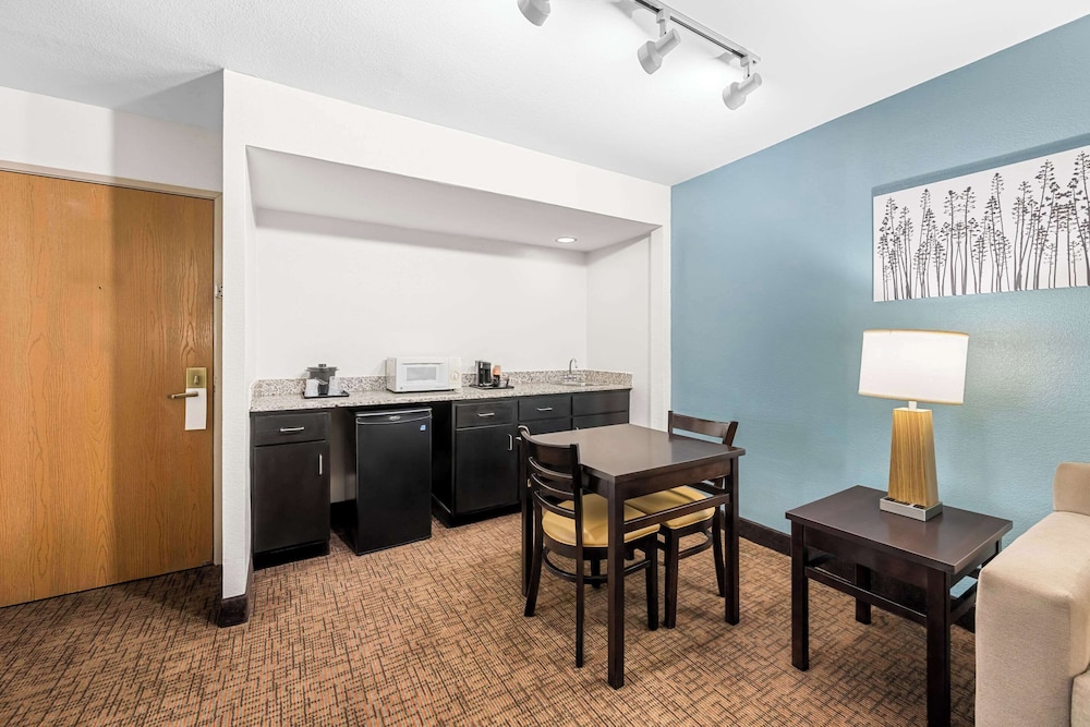 Sleep Inn & Suites Kingsport TriCities Airport - photo 23