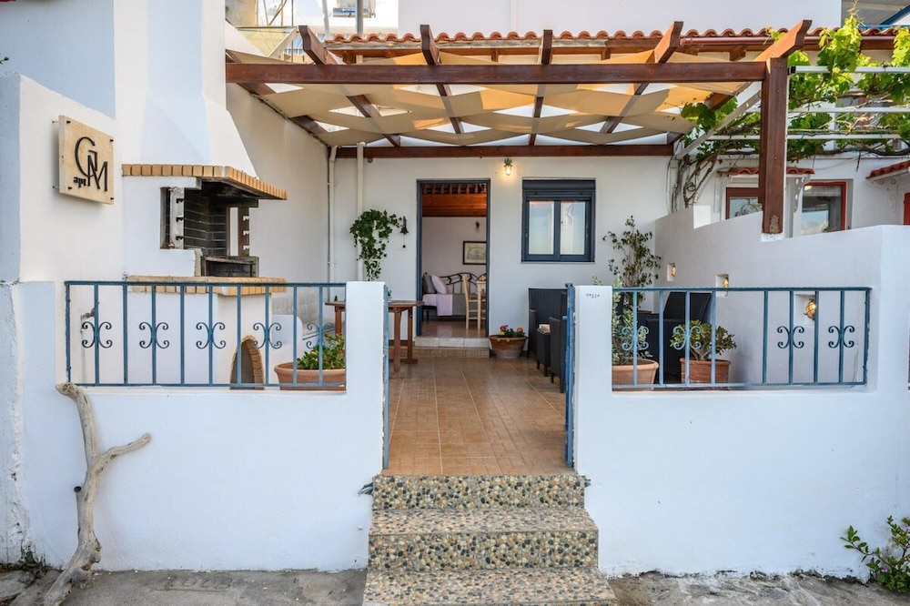 Hotel Lentas - carbon neutral hotel in Agioi Deka