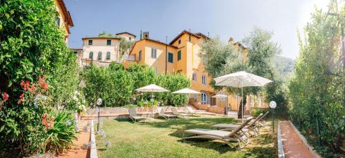 Holiday Home Il Borgo Degli Agrumi — 4-Star Luxury Hotel in Uzzano, Italy
