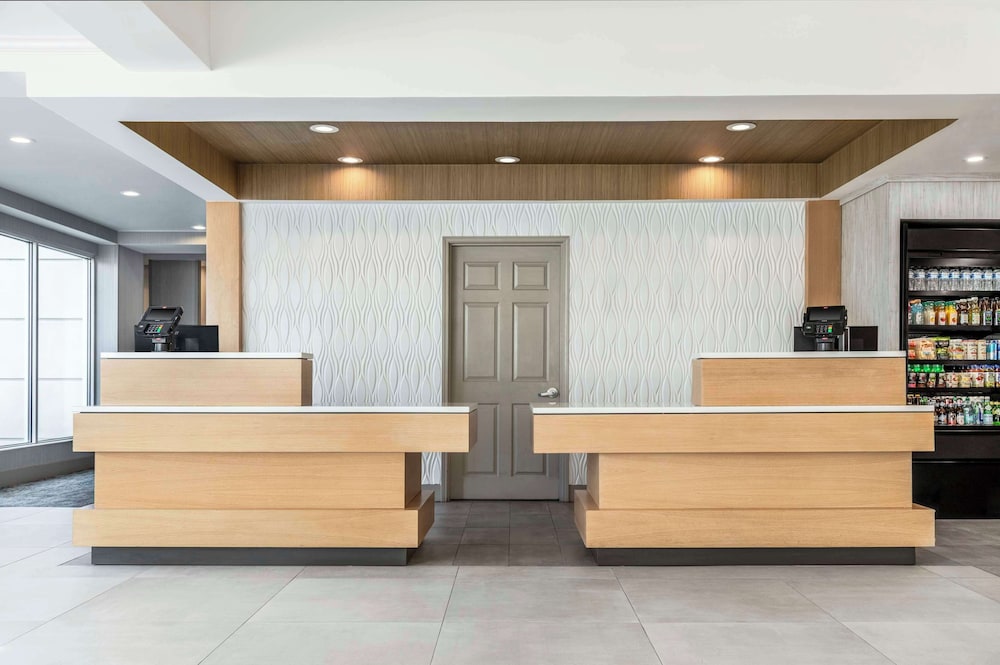 Hilton Garden Inn Denver Airport - photo 4