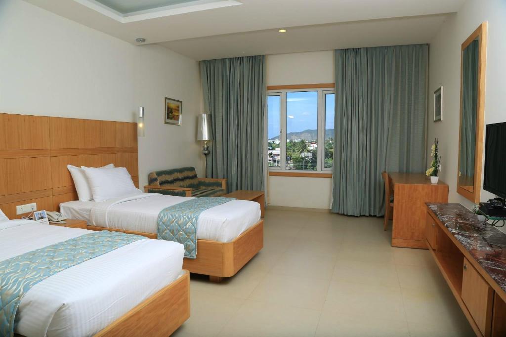 Dhanalakshmi Srinivasan Hotel — hotel in Perambalur