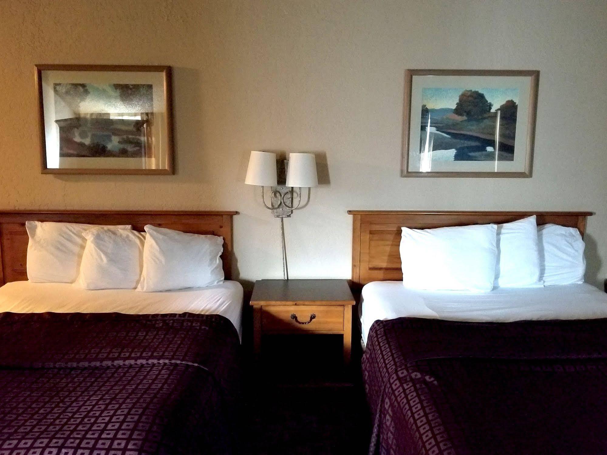 FairBridge Inn Suites & Outlaw Conference Center Kalispell - photo 10