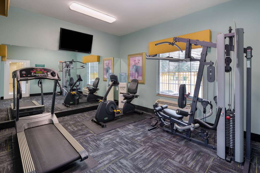 La Quinta Inn & Suites by Wyndham Savannah Airport Pooler - photo 7