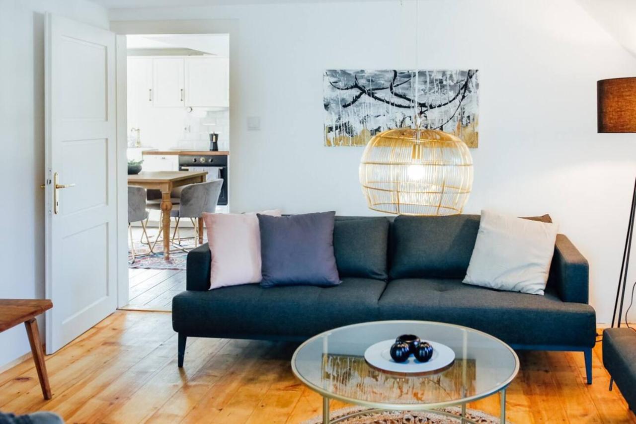 Apartment Aussee Hallsatt Salzherrenhof Küche WLAN Netflix — 4-Star Luxury Hotel in Bad Aussee, Austria