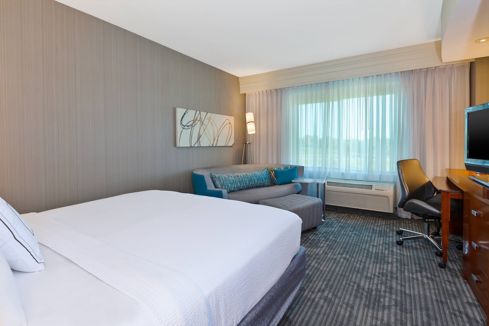 Courtyard by Marriott Omaha La Vista - photo 10