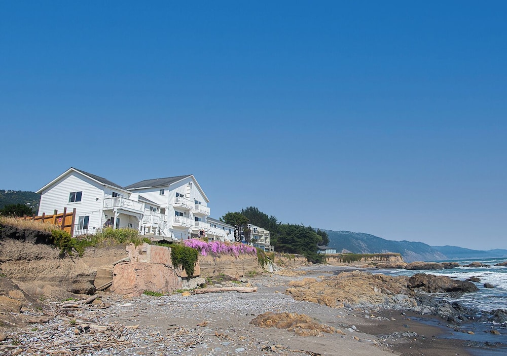 Black Sands Inn - featured photo