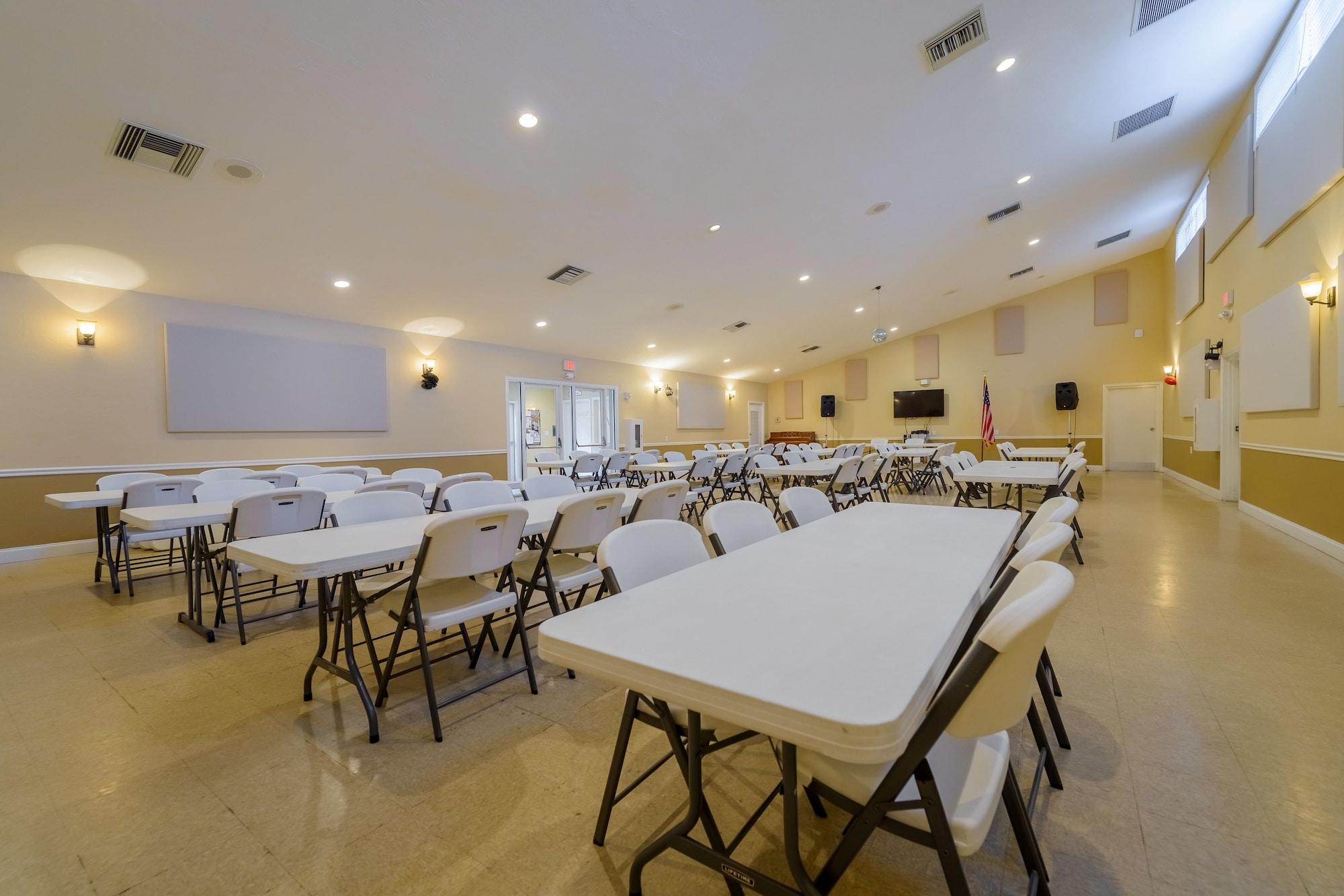 Club Naples RV Resort - photo 25
