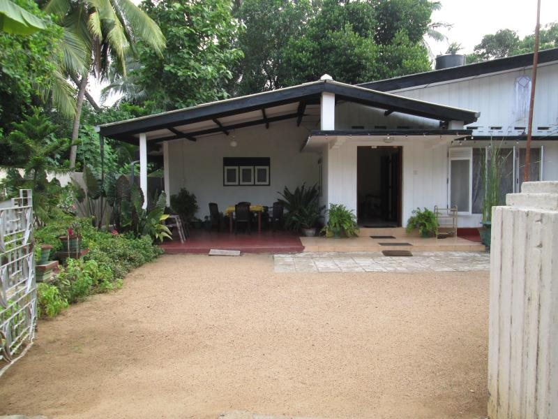 Travel Lodge Lake View Tourist Resort — hotel in Anuradhapura