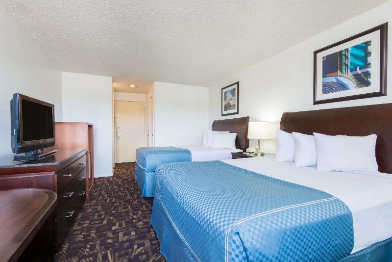 Travelodge by Wyndham Laramie - photo 8