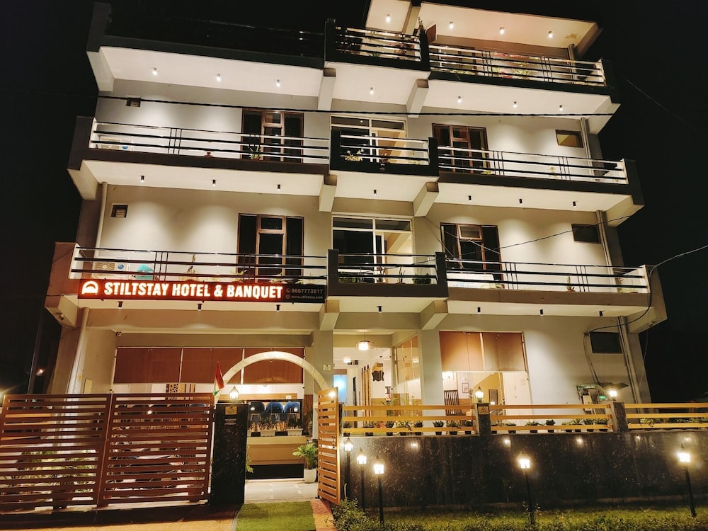 Hotel Stiltstay in Greater Noida, India