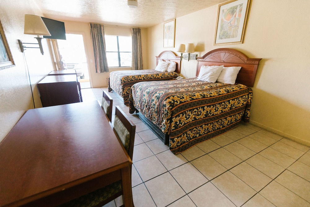 Summer Breeze Motel - photo 11