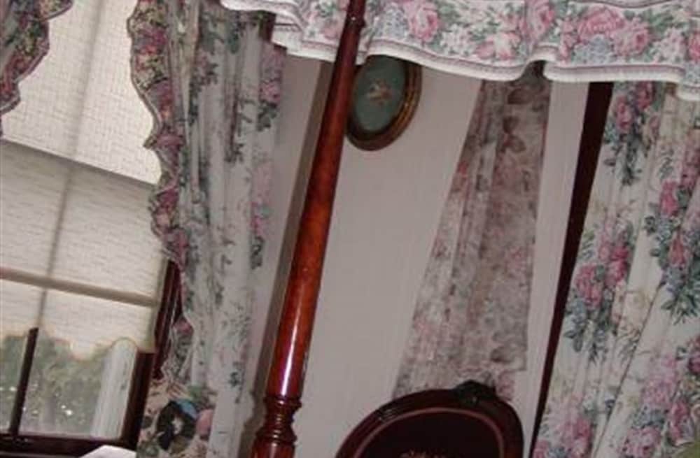 The Inn on the Horse Farm - photo 2