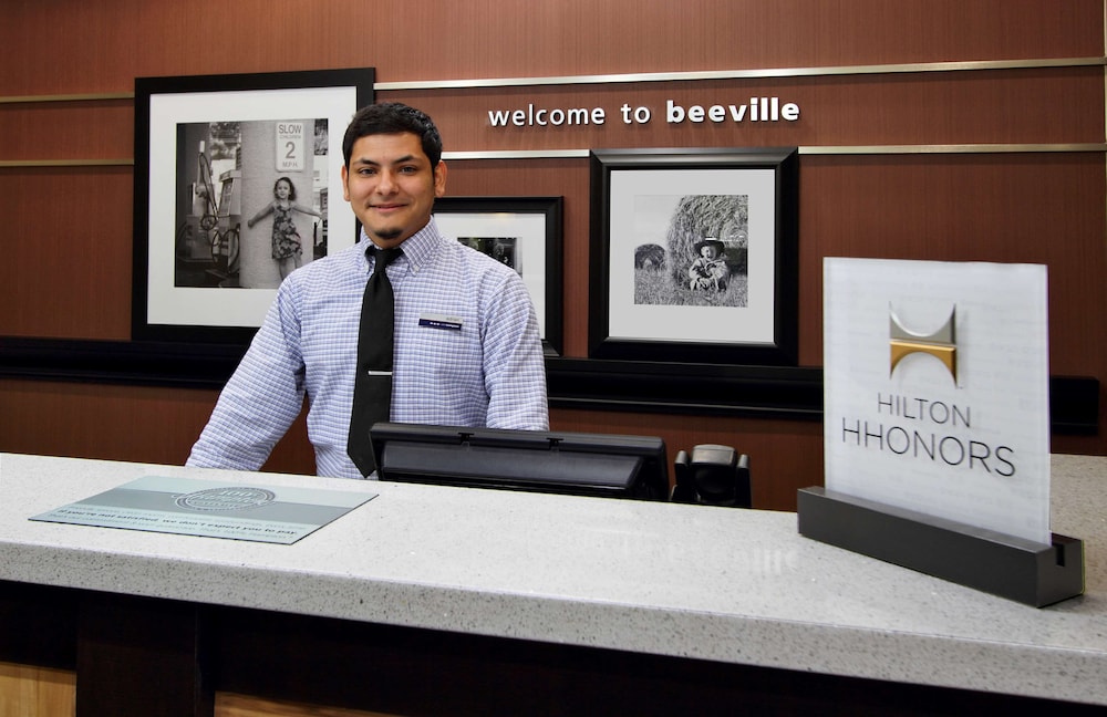 Hampton Inn Beeville - photo 3