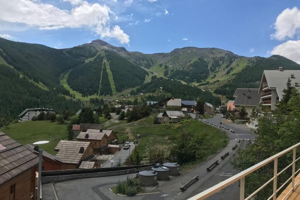 Chalet Familial Auron — 4-Star Luxury Hotel in Saint-Etienne-De-Tinee, France