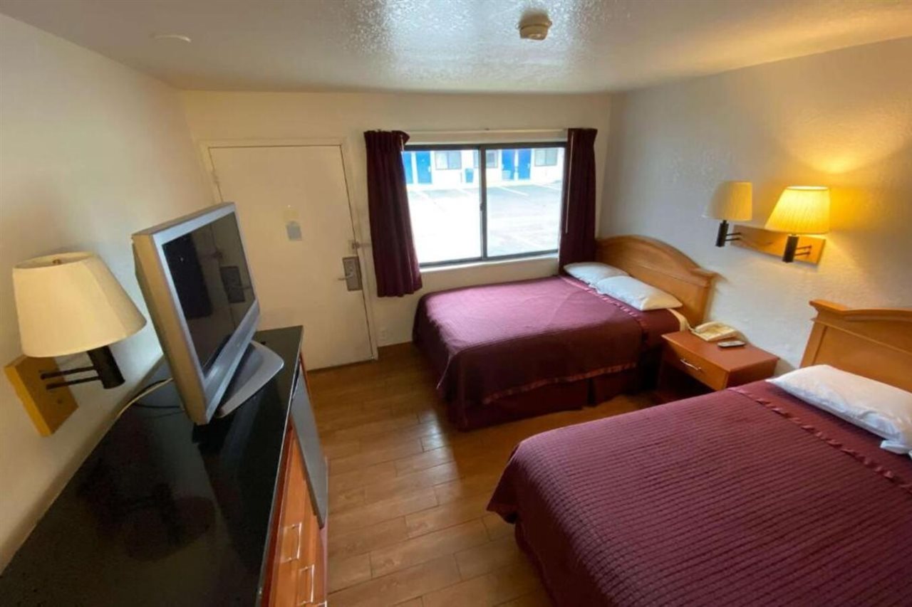 Travelodge by Wyndham Grand Rapids North - photo 10