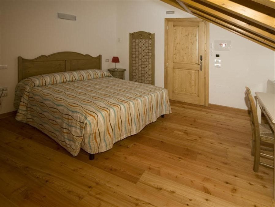 Albergo Parigi - last minute hotel in Arsie
