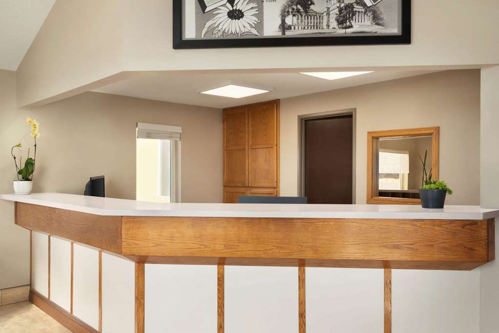 Super 8 by Wyndham Liberal KS - photo 3