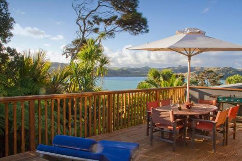 Orca Lodge — 4-Star Luxury Hotel in Raglan, New Zealand