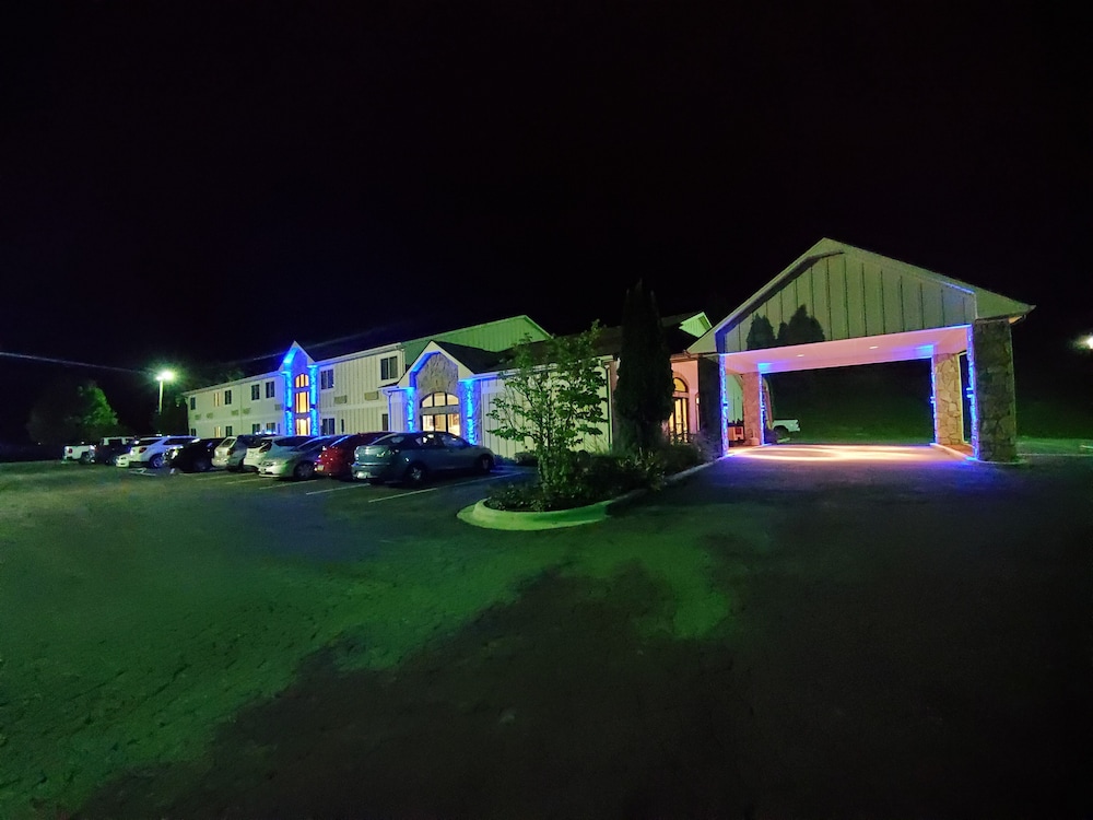 Americas Best Value Inn & Suites Independence VA - featured photo