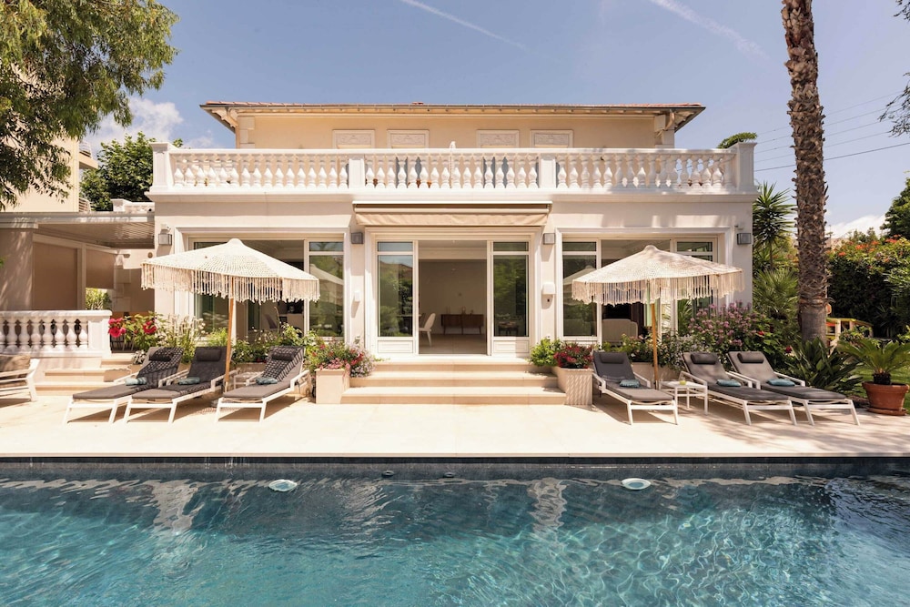 Luxueuse Villa With Pool 7bd 14p Cannes — 4-Star Luxury Hotel in Cannes, France