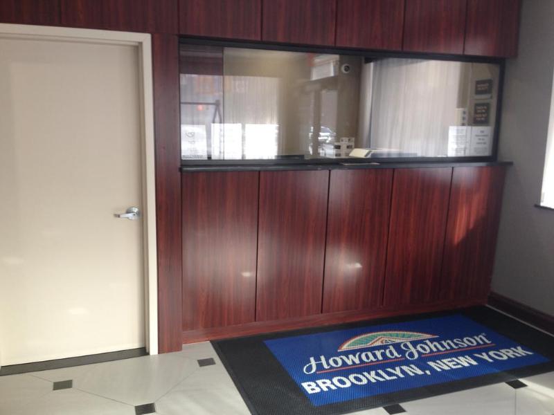 Howard Johnson by Wyndham Brooklyn