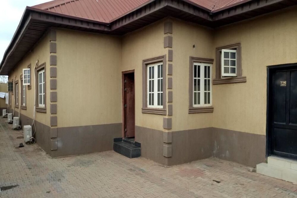 Momak 2 Hotel & Suites in Iseyin, Nigeria