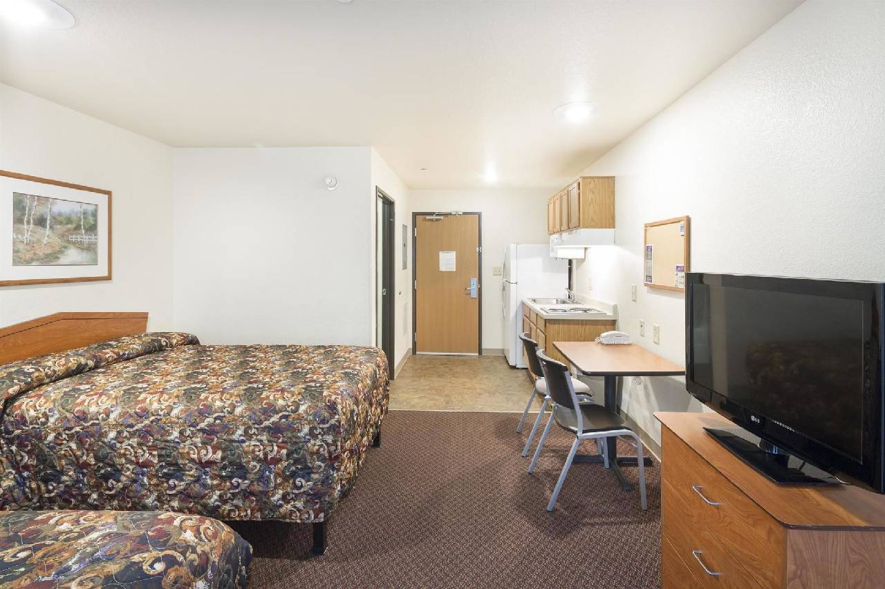 WoodSpring Suites Columbus Fort Benning Bldg. 2 - photo 8