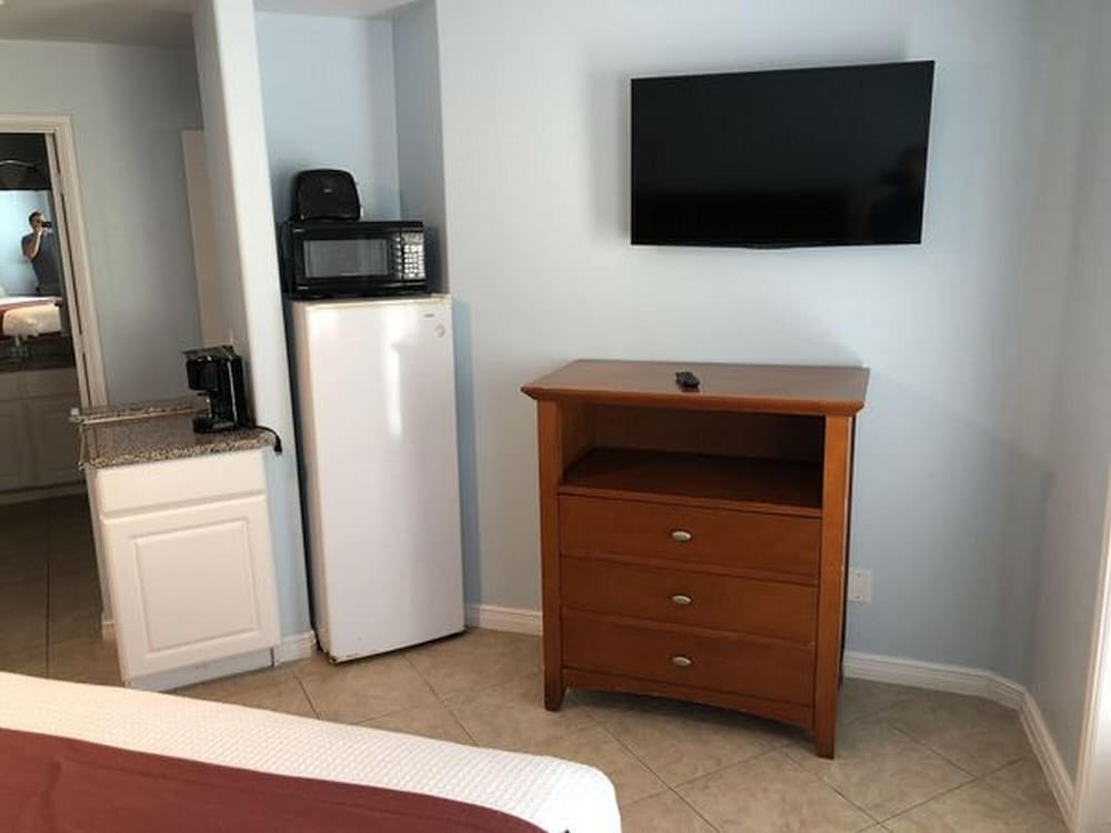 Beachgate CondoSuites & Motel - photo 72